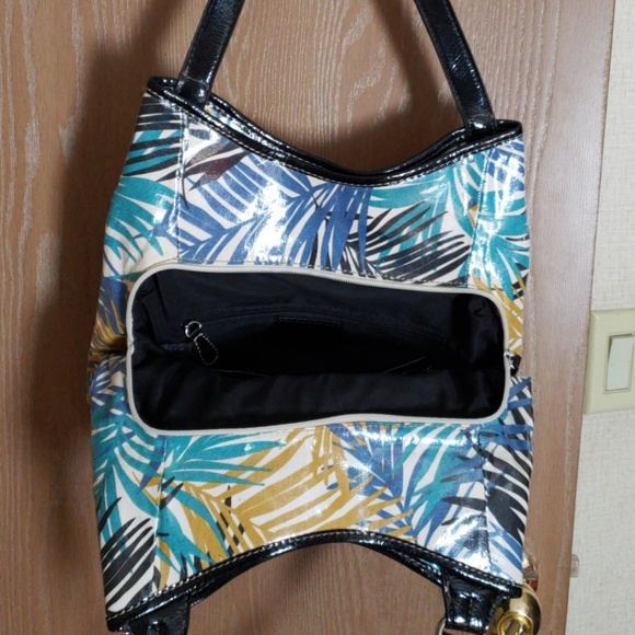 Purse - Picture 2 of 2